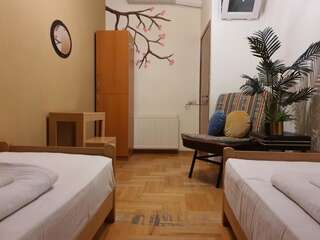 Хостелы Envoy Hostel Тбилиси Двухместный номер с 2 отдельными кроватями-2